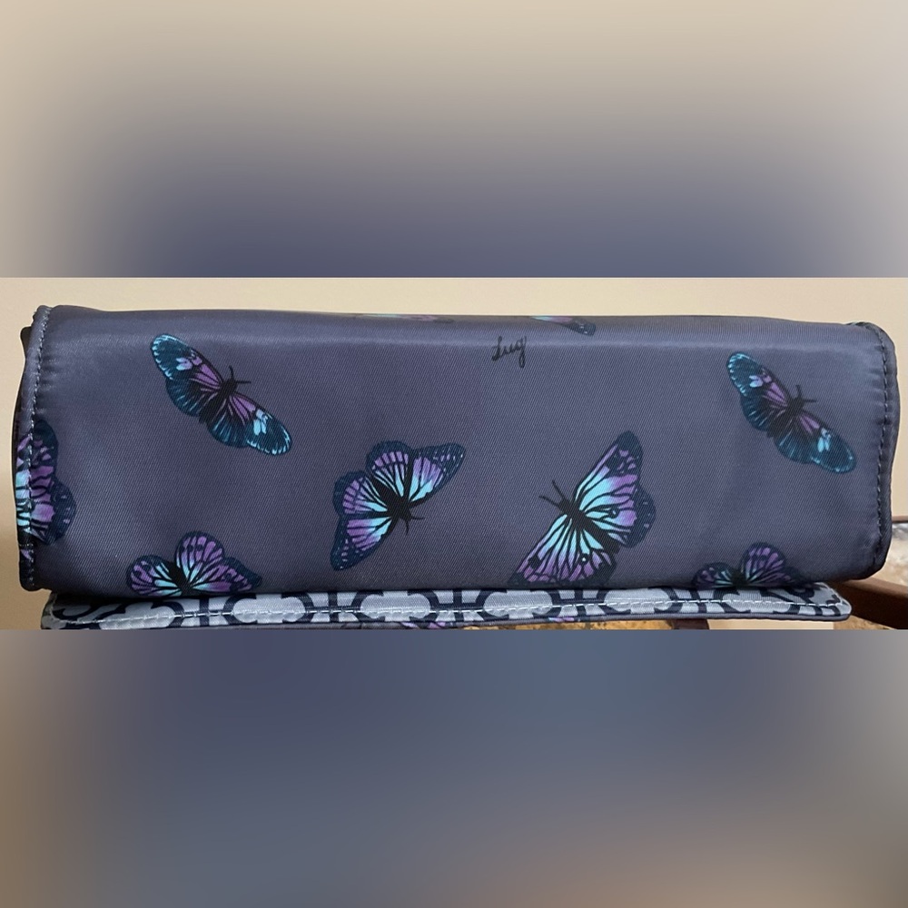 Lug Choo Choo XL Pill Case and Cover. Butterfly Grey. NWOT - Picture 4 of 8